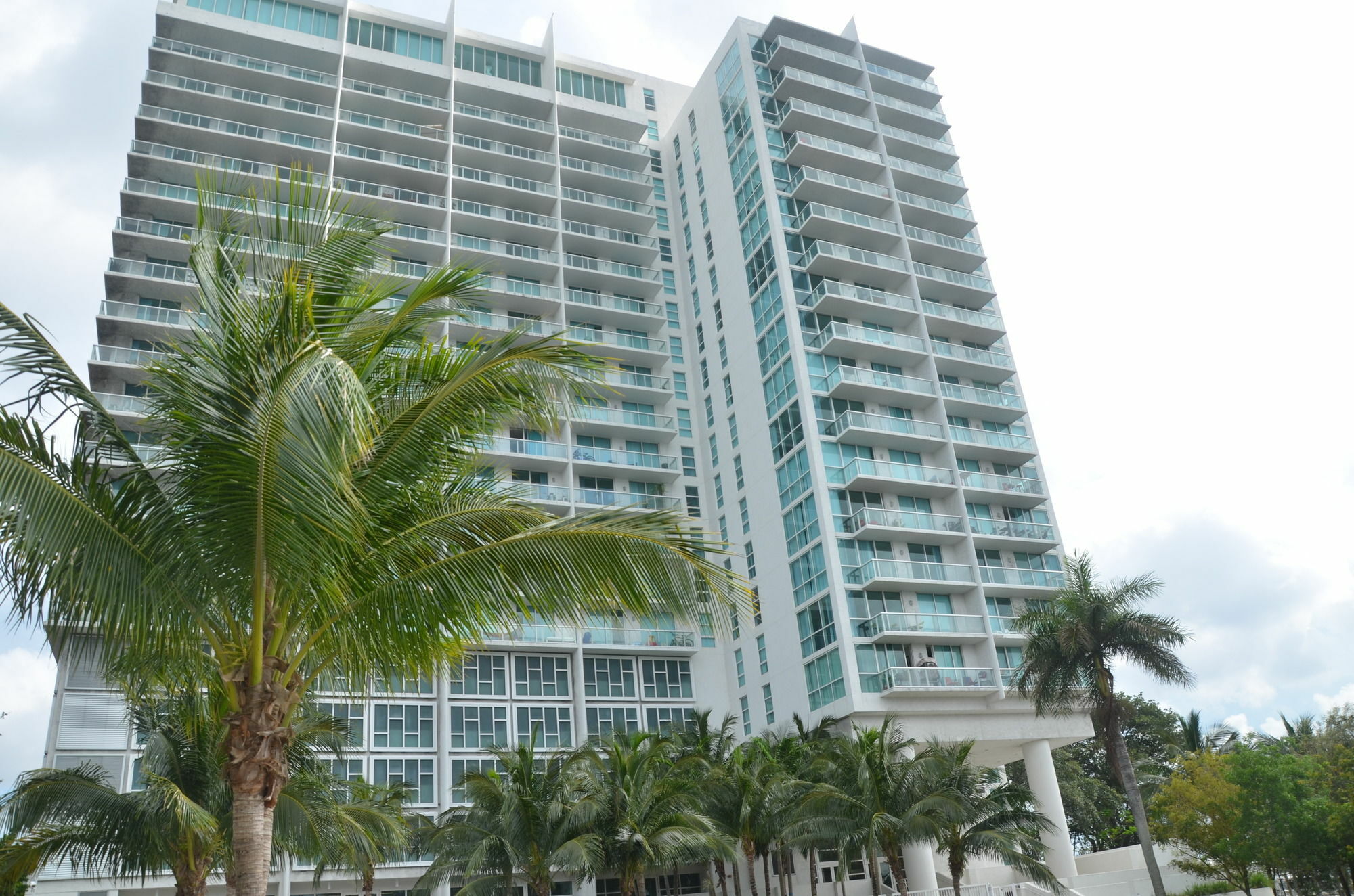Riviera Luxury Living At River Oaks Marina And Tower Miami Buitenkant foto