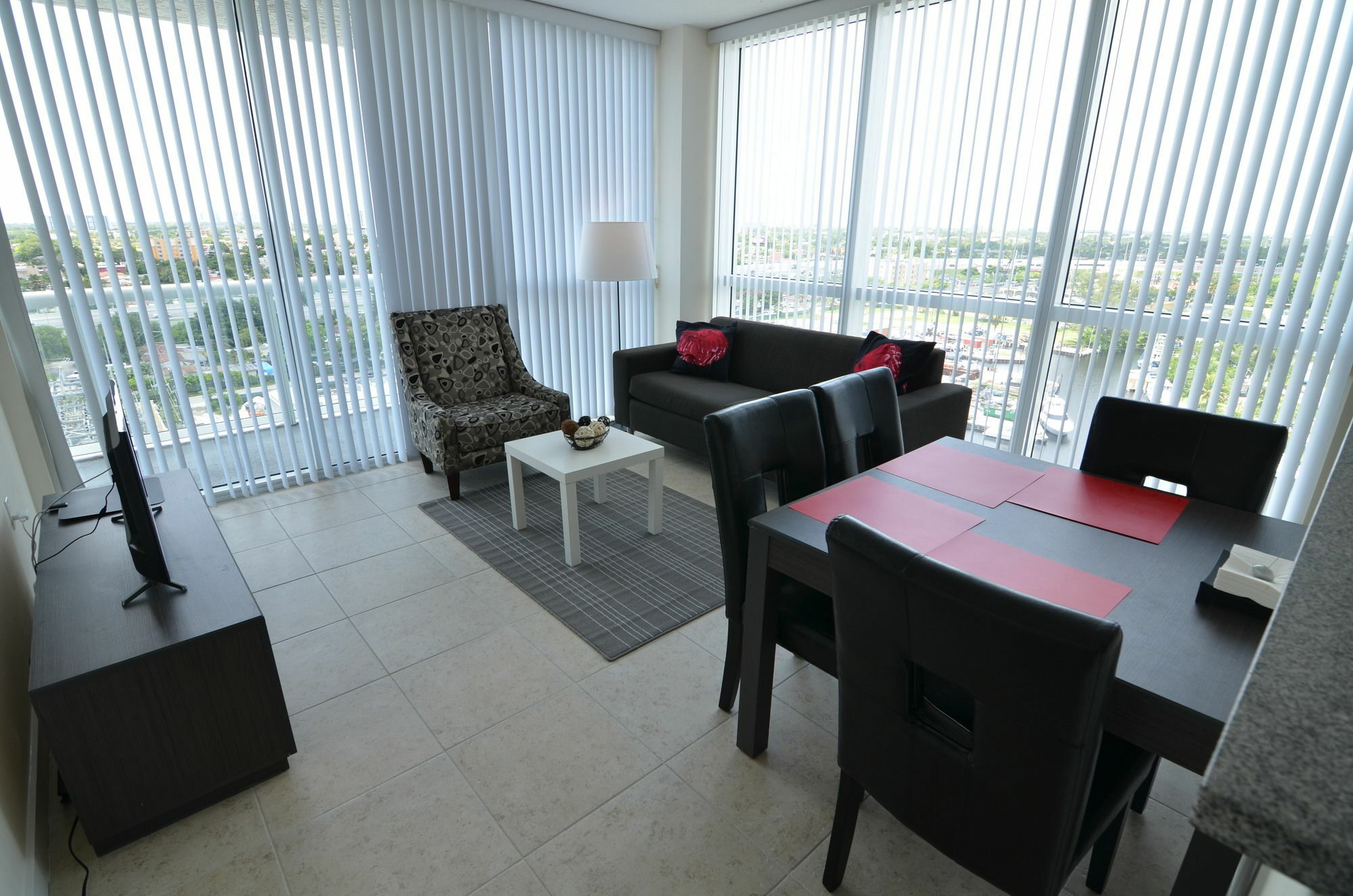 Riviera Luxury Living At River Oaks Marina And Tower Miami Buitenkant foto